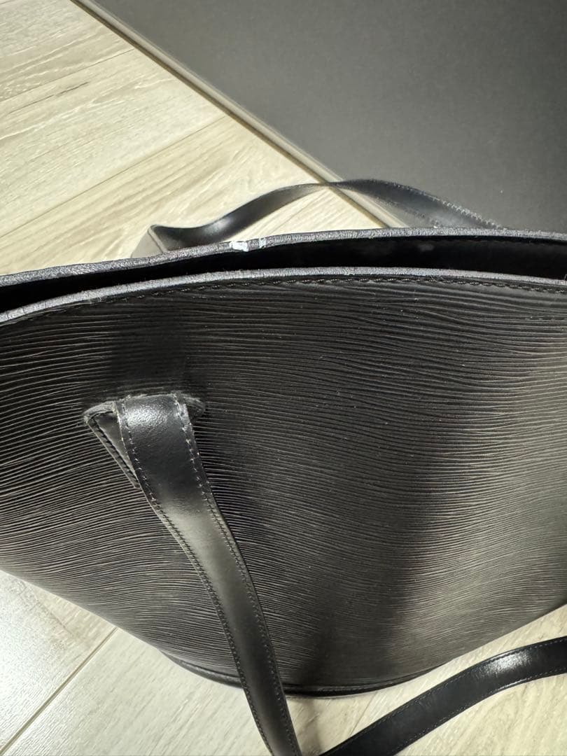 ヴィトン　エピ　ハンドバック