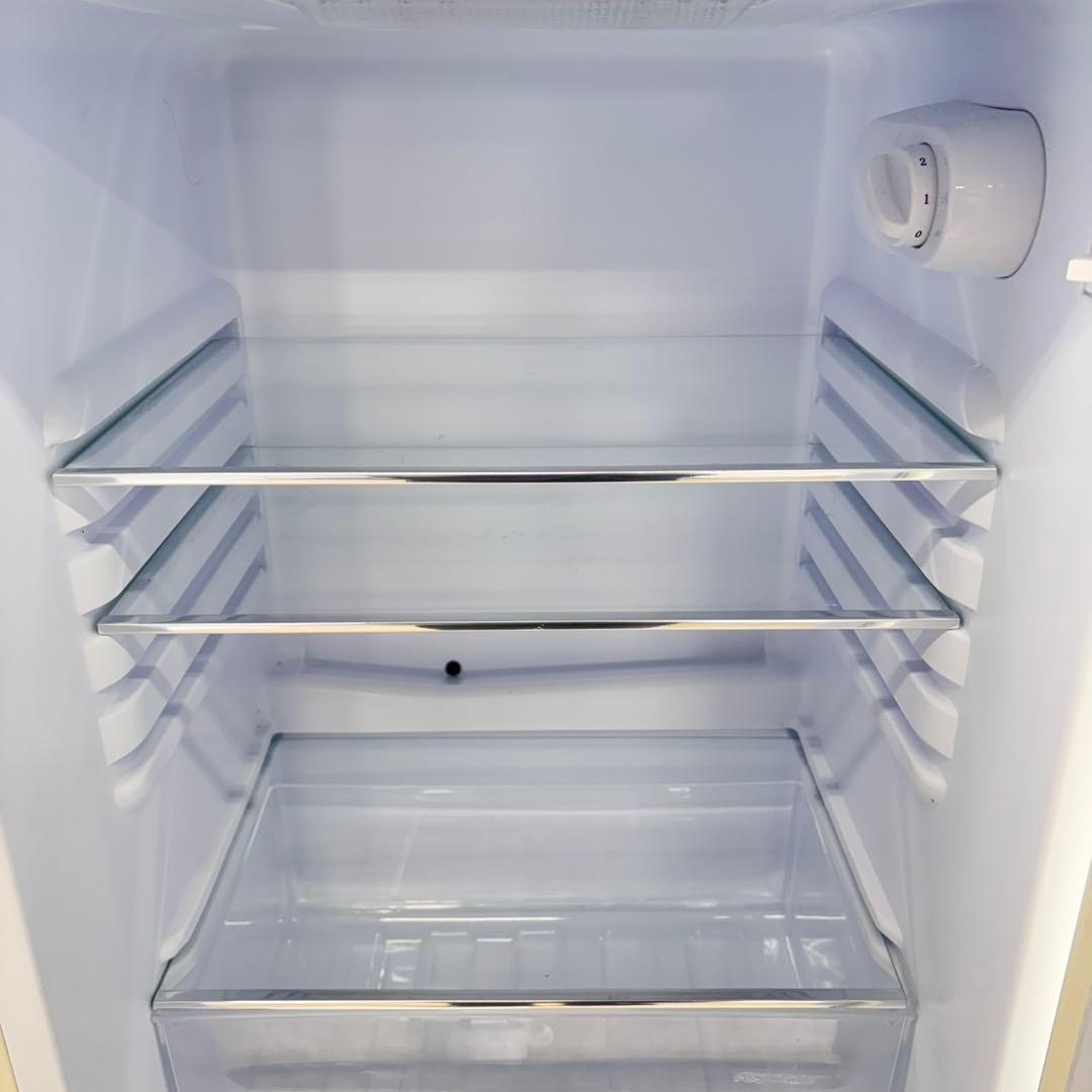 728 レトロデザイン　冷蔵庫　小型　一人暮らし　右開き　おしゃれ　かわいい