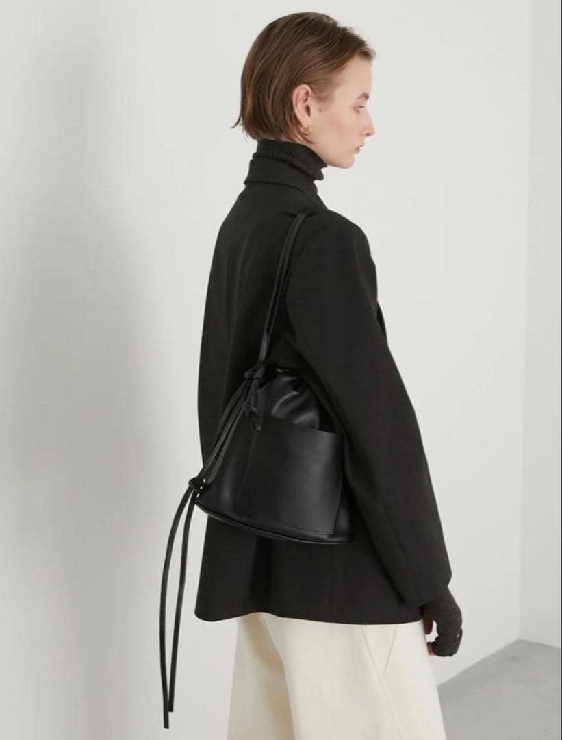 バッグ GEM KNOT DRAWSTING LEATHER BAG