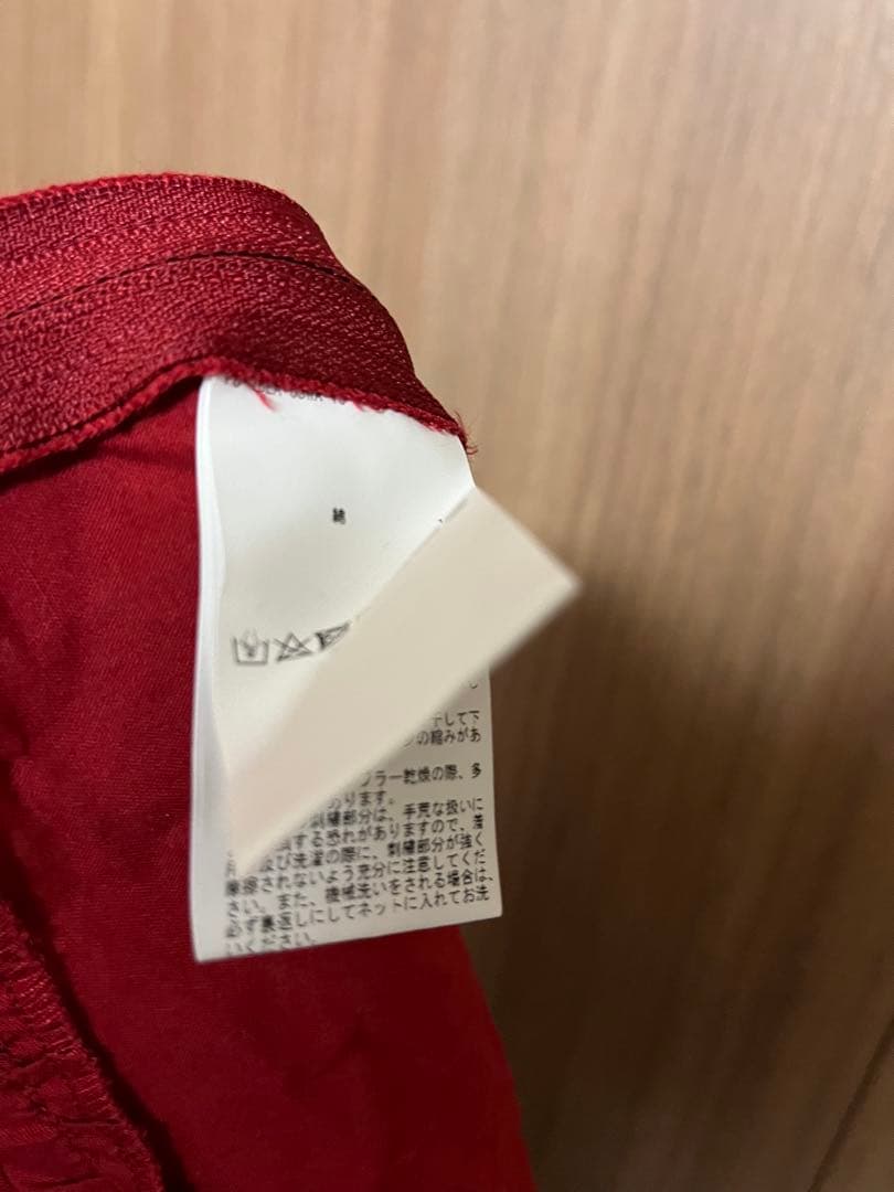 せ*ら様 ピンクハウス＊ブッシュローズ柄＊赤いフリル長袖ブラウス