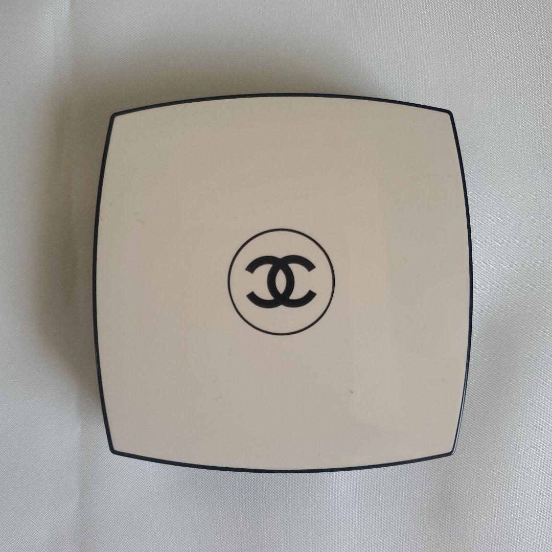 CHANEL LES BEIGES アイシャドウパレット Light