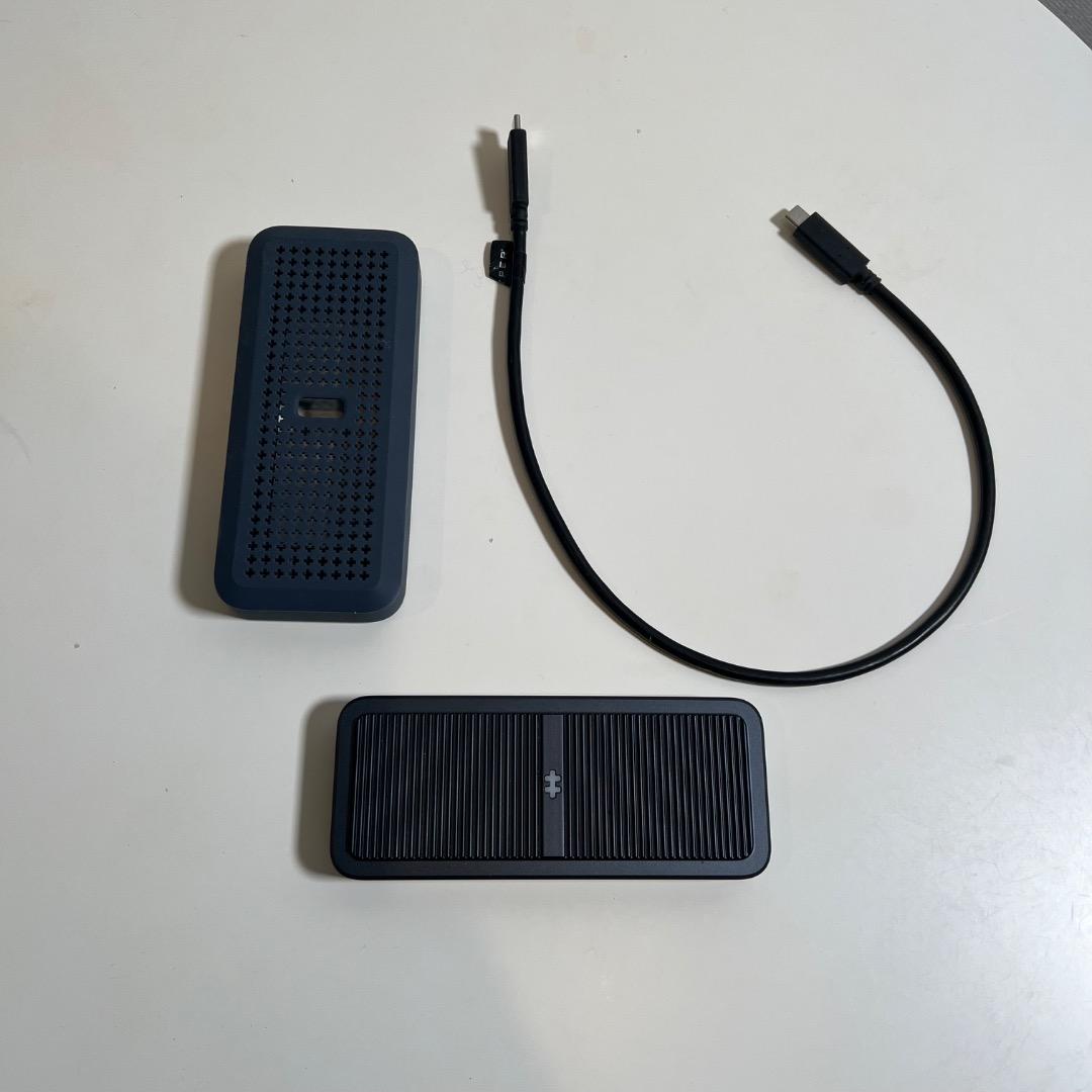 HyperDrive Next USB4 NVMe SSD エンクロージャ