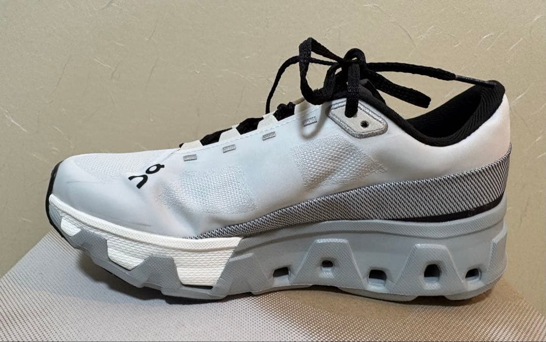 On Cloudmonster Hyper グレー/ホワイト 8M