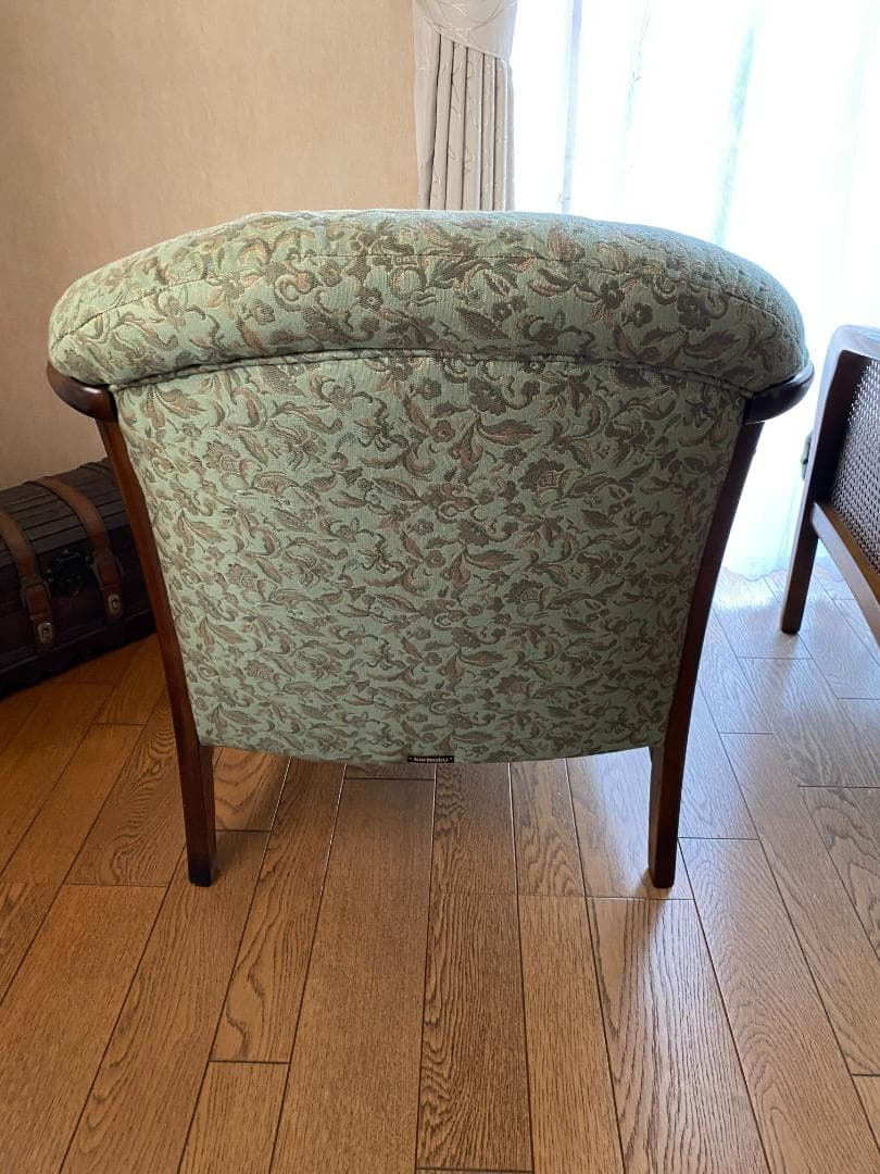 カリモク家具コロニアルシリーズのアームチェア（肘掛椅子）2脚セット