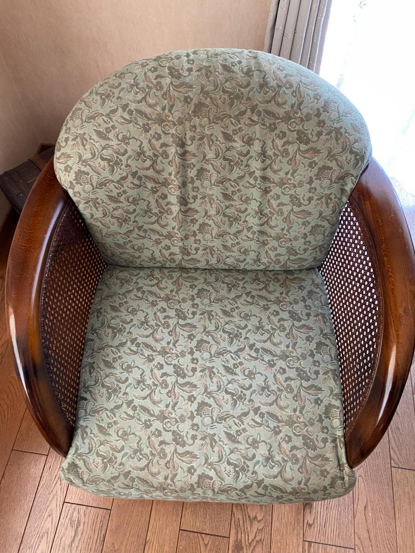 カリモク家具コロニアルシリーズのアームチェア（肘掛椅子）2脚セット