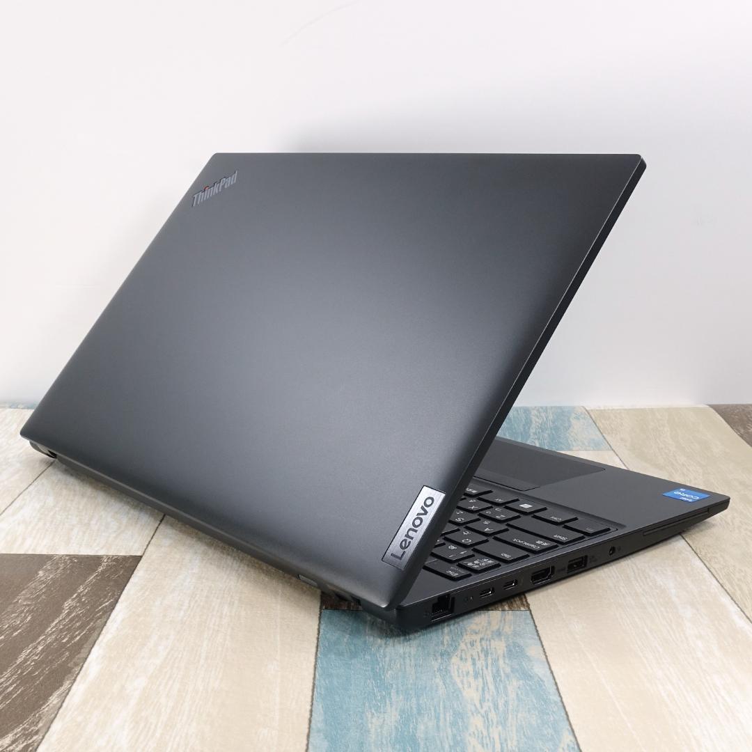 未使用に近いレベルの極美品✨１０コアの１２世代コアｉ５に超高速ＳＳＤ✨ＩＰＳ液晶