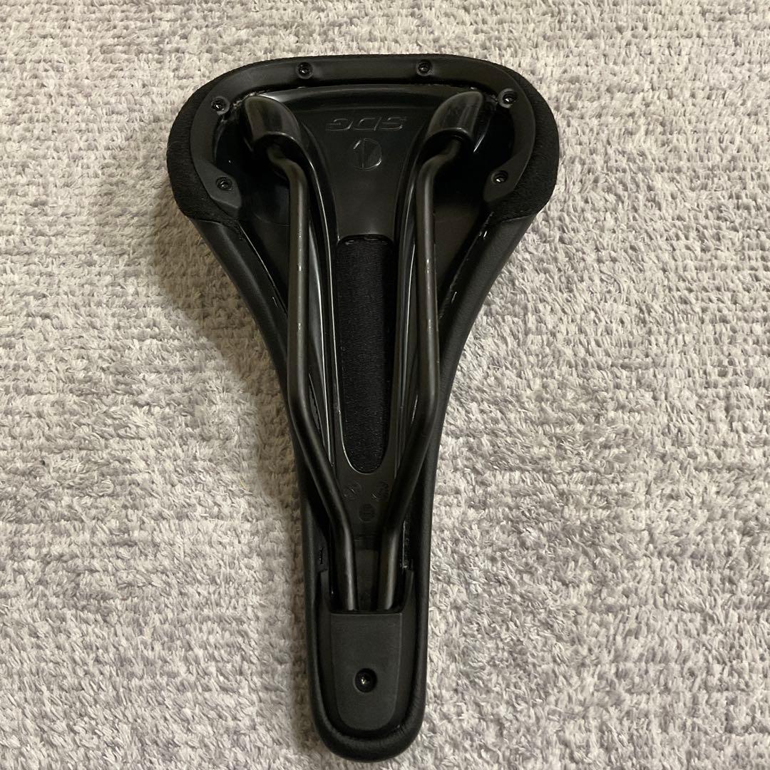 エスディージー　サドル　SDG saddle (leopard) ブルーラグ