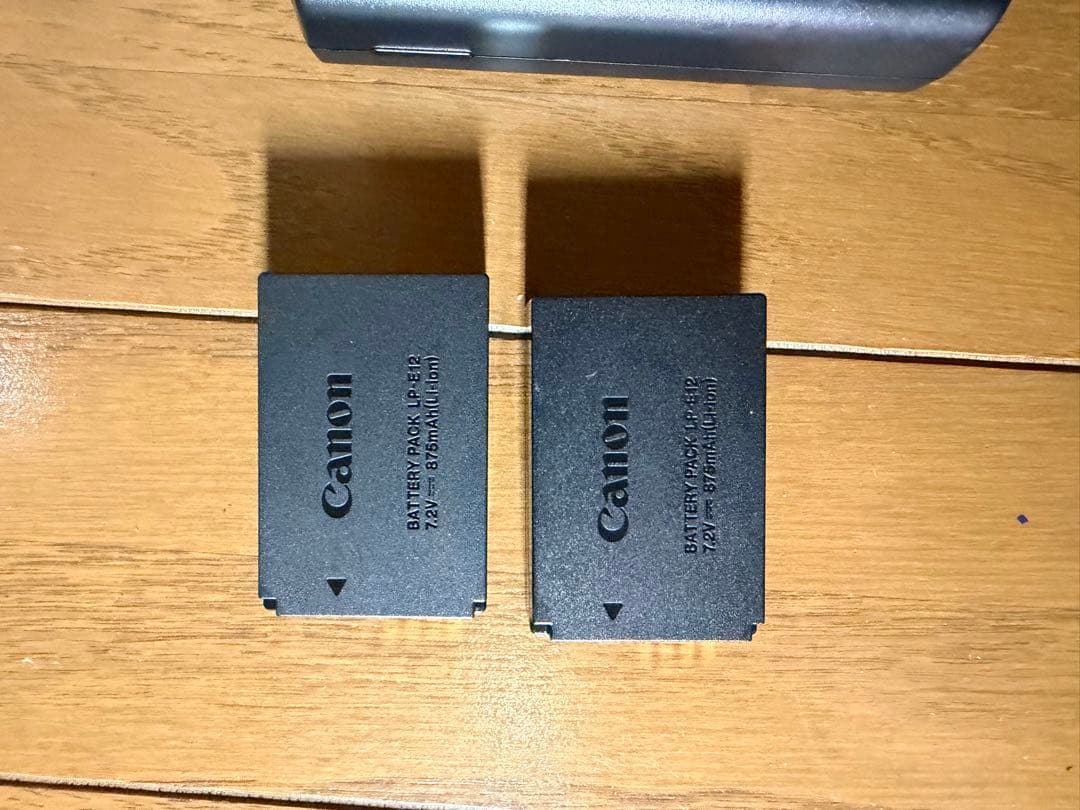 値下げ！Canon EOS Kiss M2 レンズ2本　バッテリー2個純正カバ