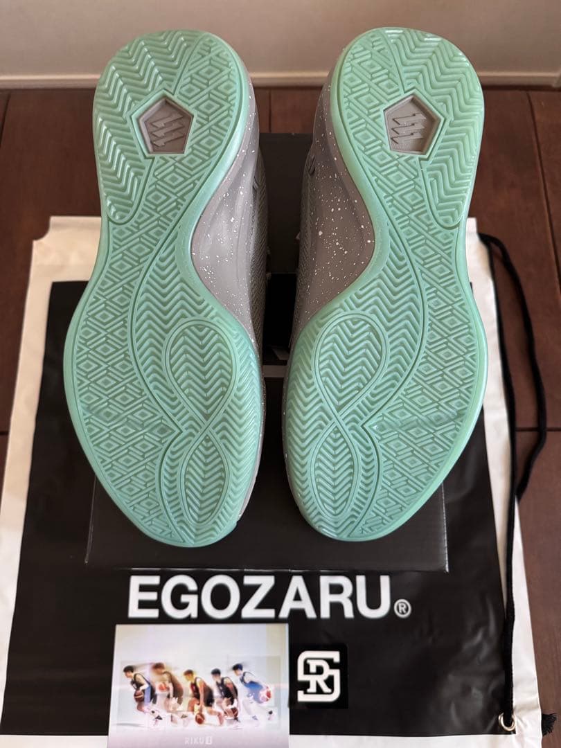 限定特価【新品】EGOZARU RIKU1 STONE GRAY×GLOW