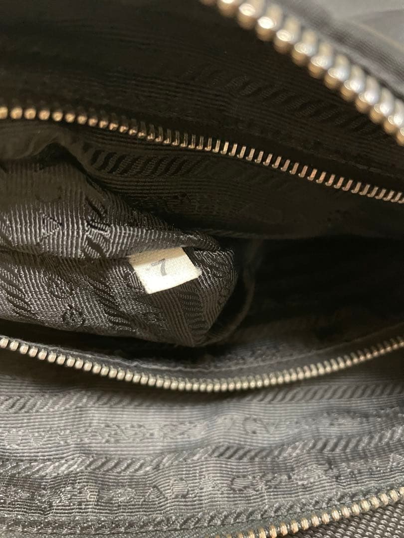 プラダ ナイロン ショルダーバッグ サコッシュ