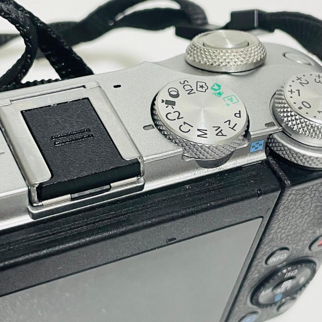 特価　Canon キヤノン　EOS M6 ダブルズームキット ミラーレス一眼