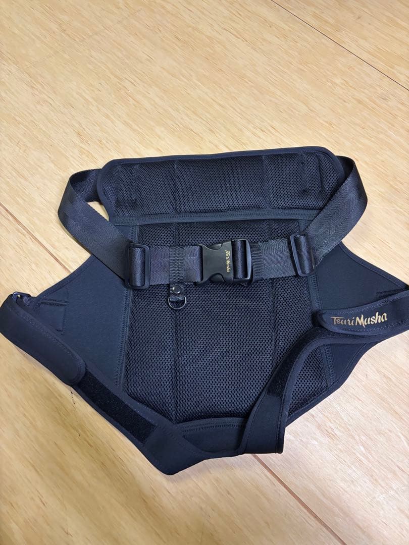 釣武者　Tsuri Musha ヒップガード 黒　金