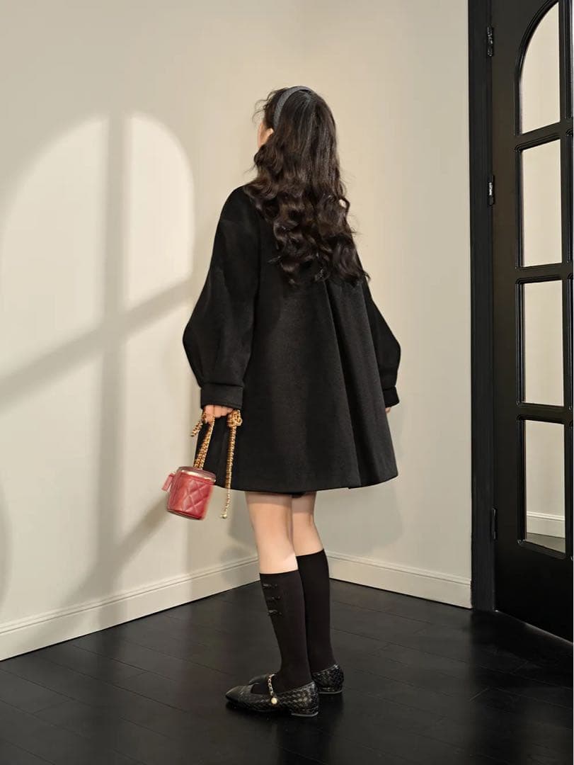 kuose ボウカラーコート　リボンカラーコート　配色　バイカラー　水色　黒