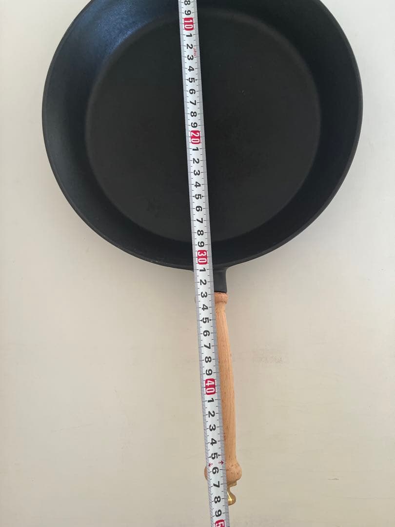 FISKARS 鋳鉄製フライパン 木製ハンドル