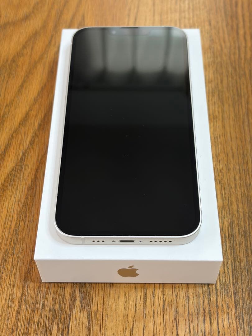 Apple iPhone 13本体【美品】