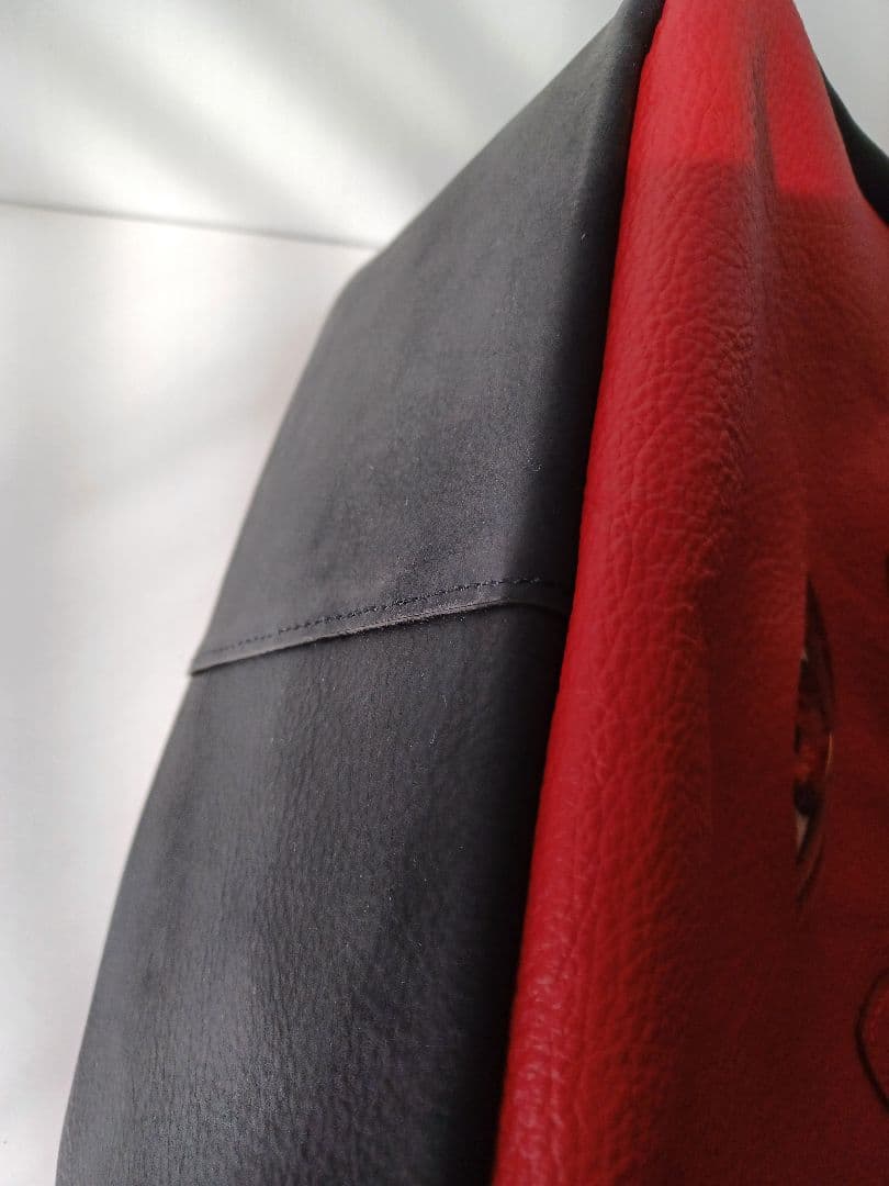 真っ赤な目玉バック