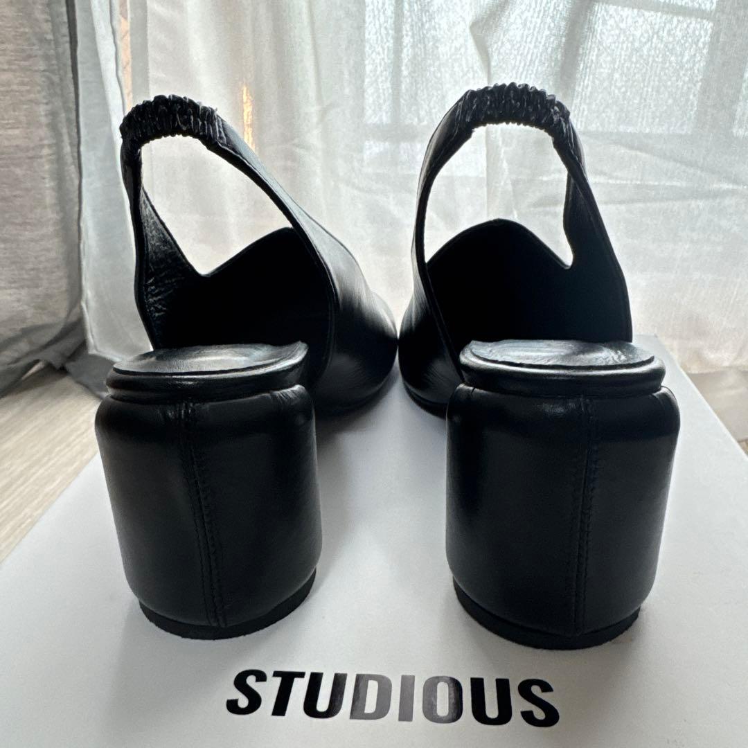 STUDIOUS ステュディオスラウンドシェイプパンプス　黒