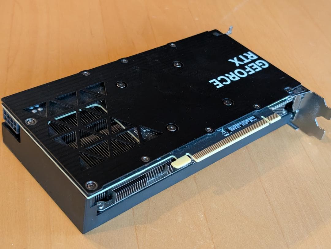 GeForce RTX 4060Ti 8GB：HP Victus 15L内蔵品