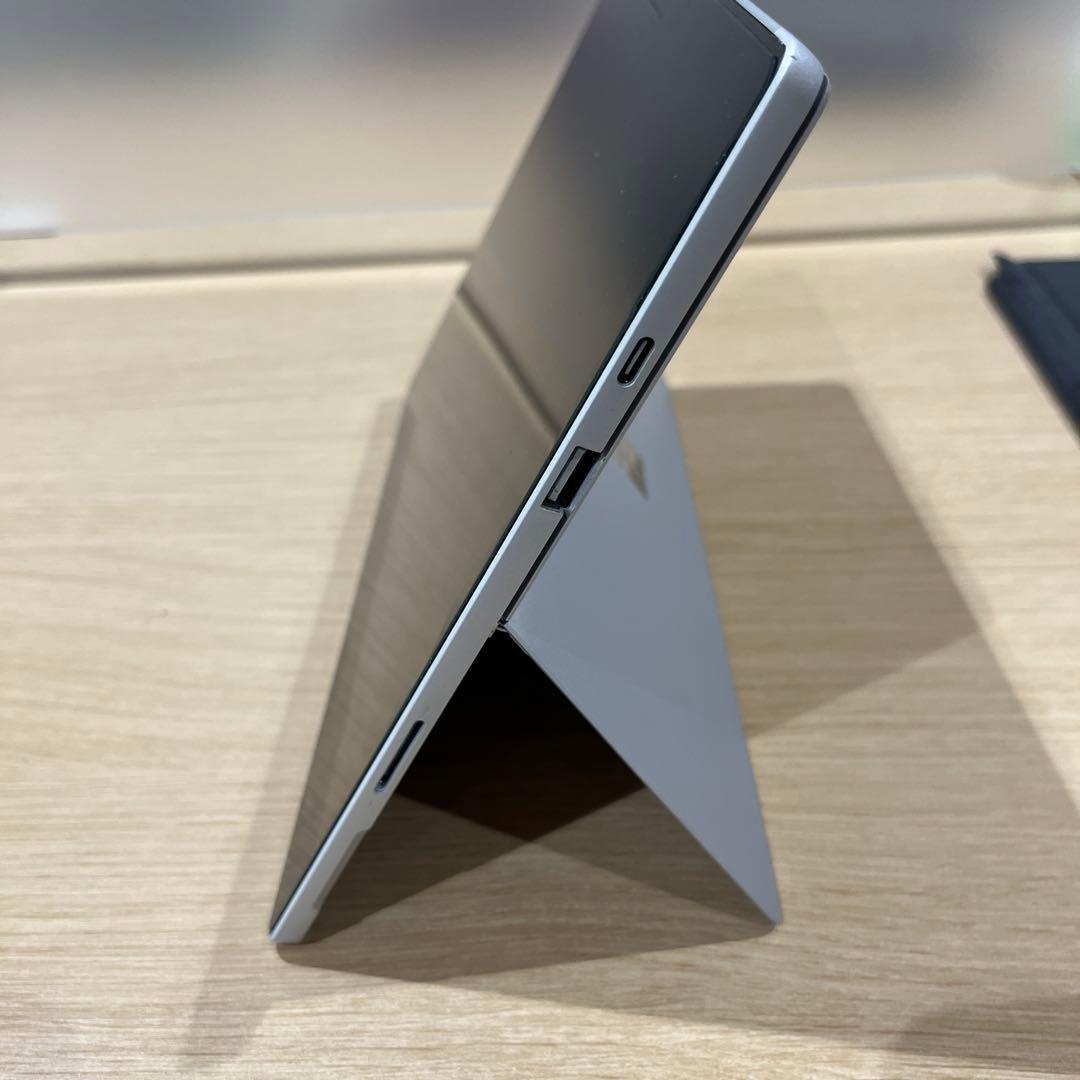 Surface Pro7、キーボード・本体カバー付き