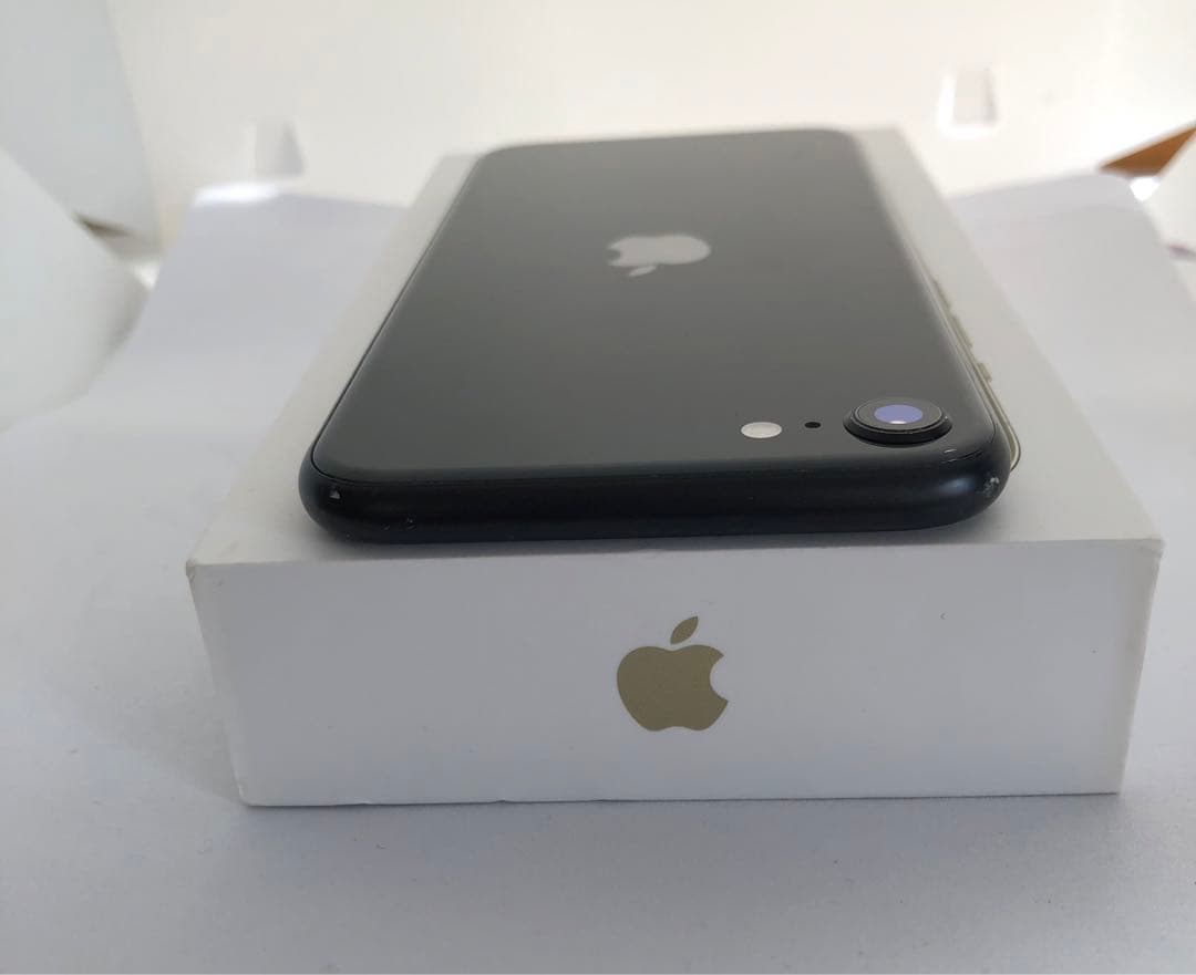 【すぐ発送】iPhone SE2 64GB SIMフリー