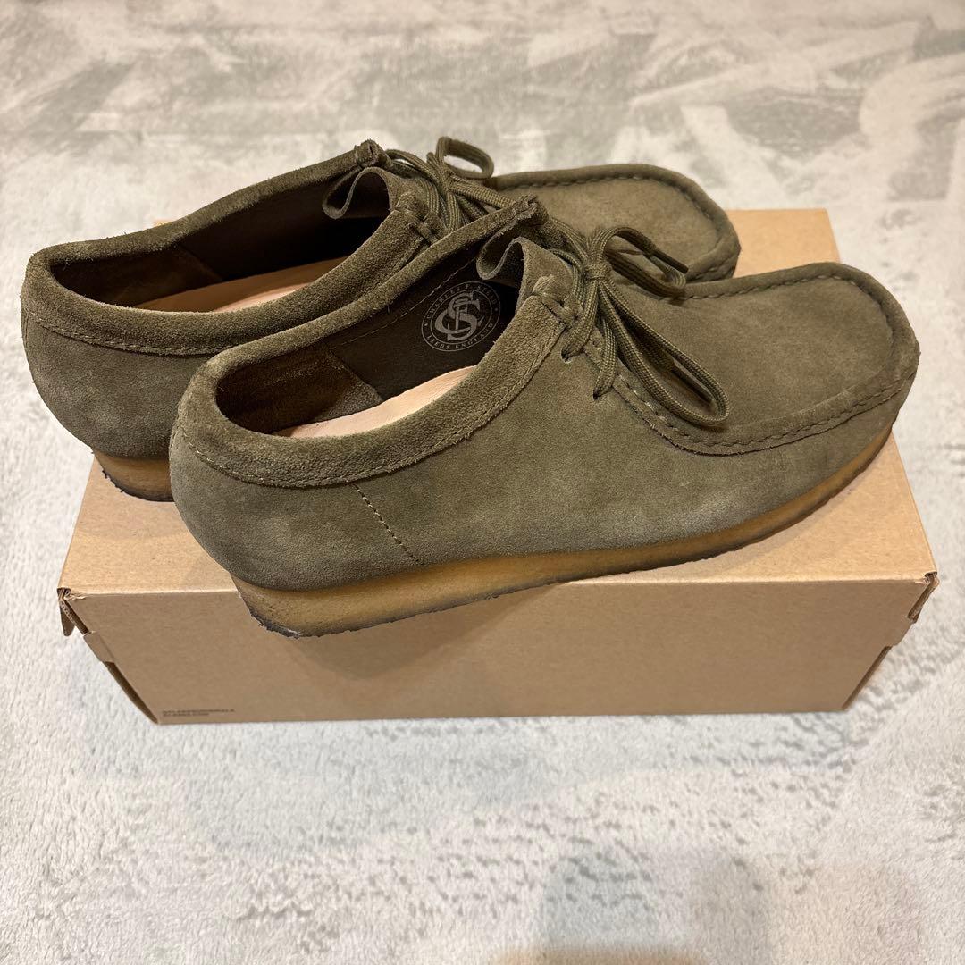 クラークスワラビー　カーキ（olive）UA BEAUTY & YOUTH別注品