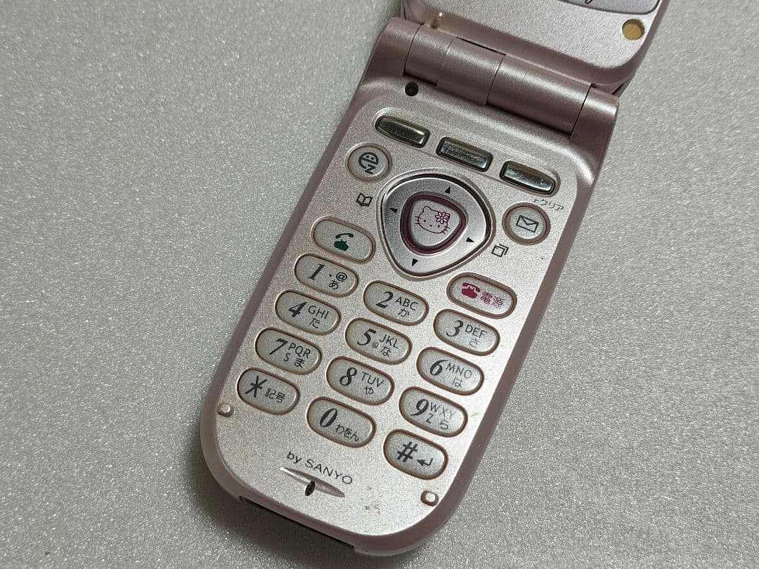 ハローキティ 携帯 cdmaOne C401SA 起動可 ジャンク