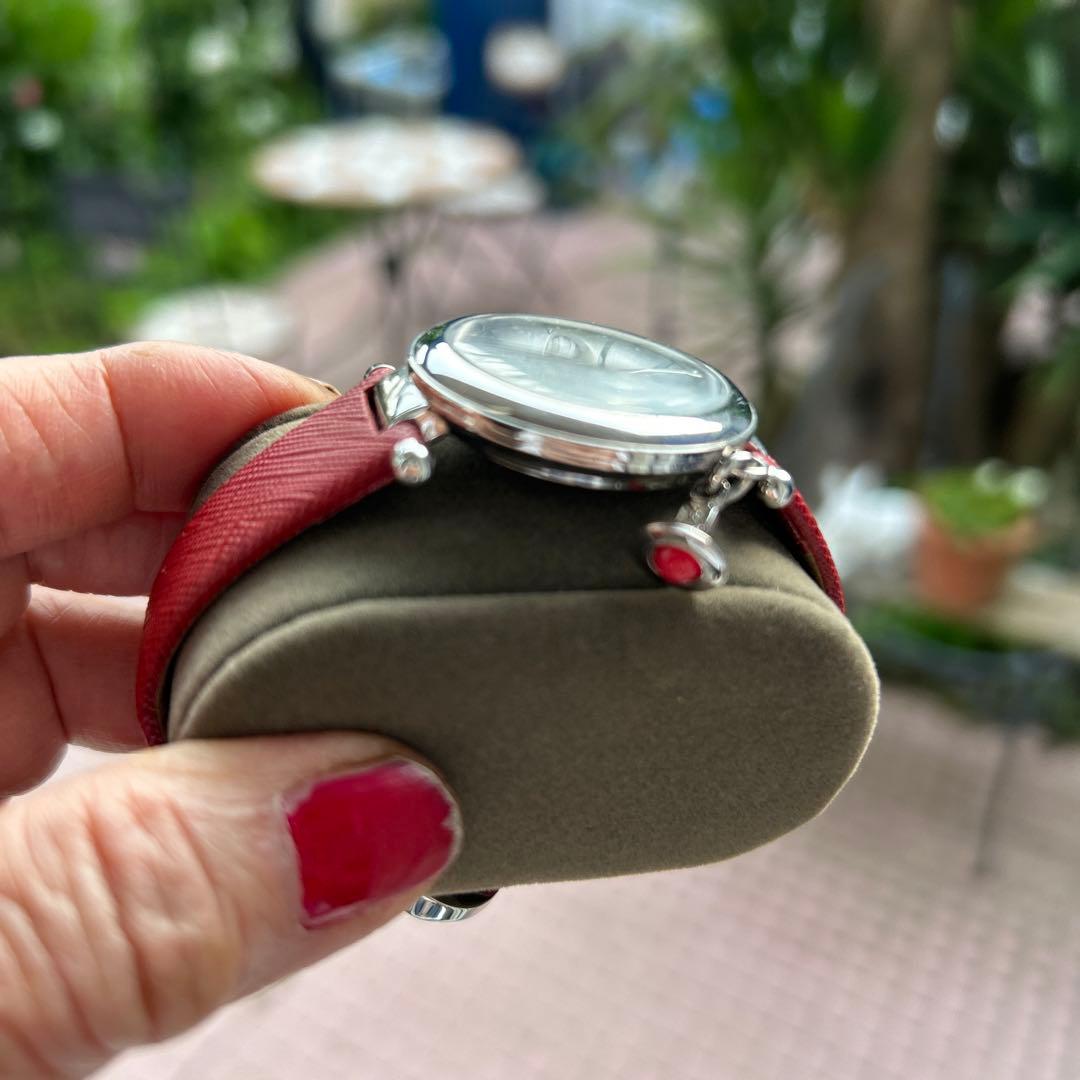 ヴィヴィアンウェストウッドの素敵な時計です。 とても美品です。