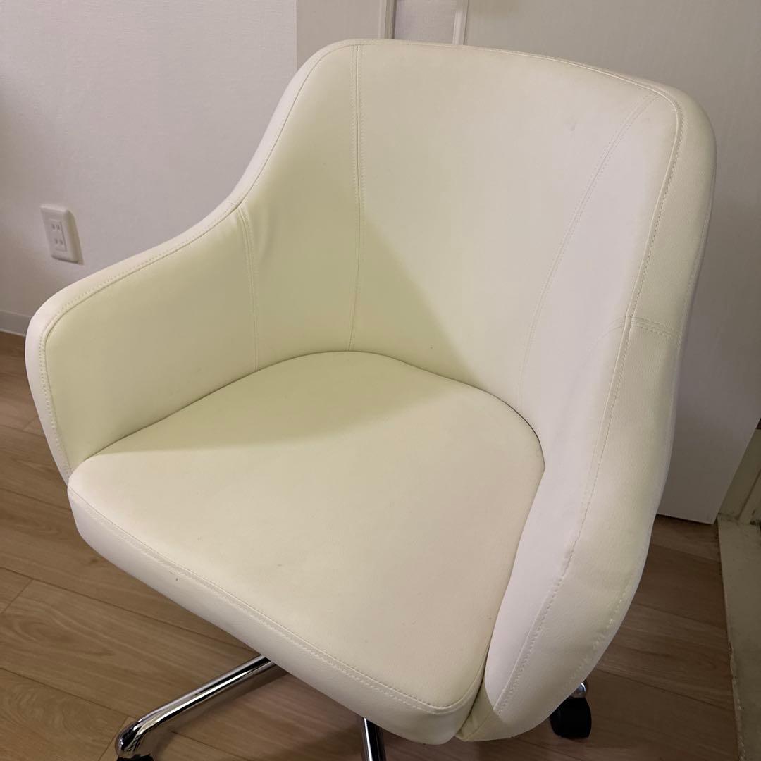 セブンエステキャスター付きチェア　ホワイト