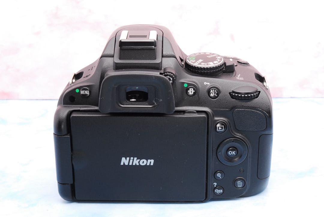 Nikon D5100★入門機★美品＆S数少★バッテリー2個★一眼レフカメラ