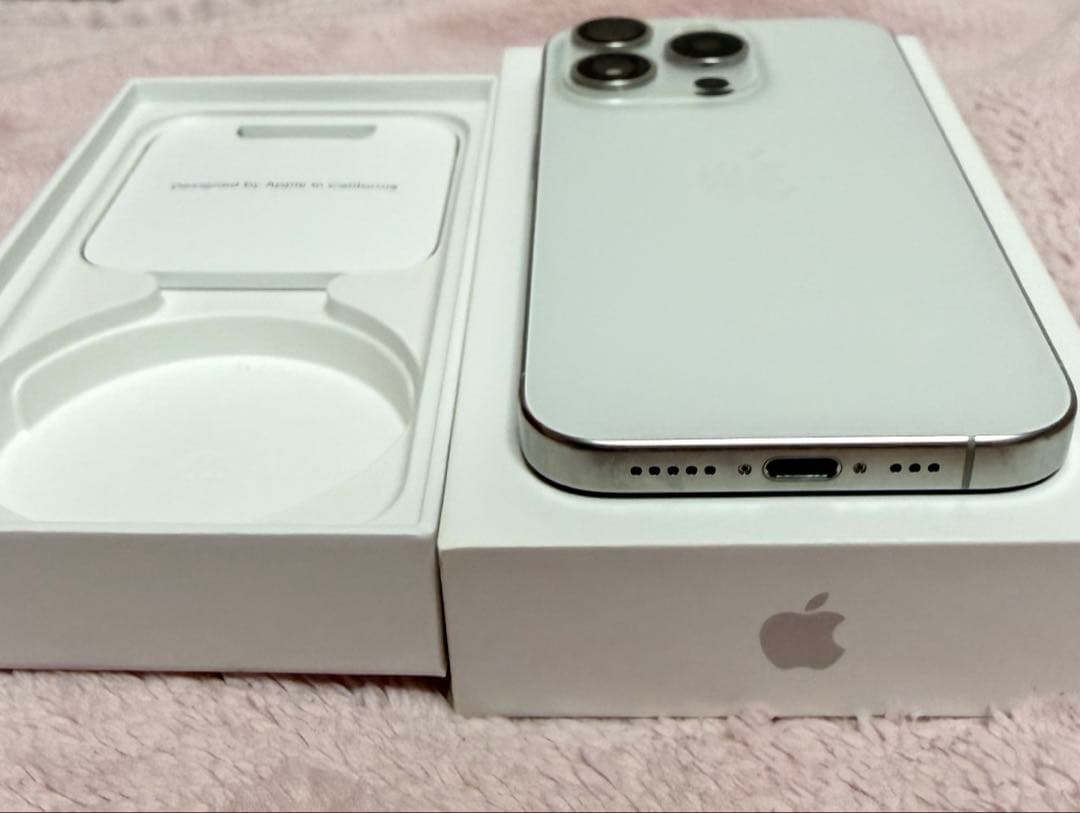 【国内版SIMフリー美品】iPhone 15 Pro 256gb