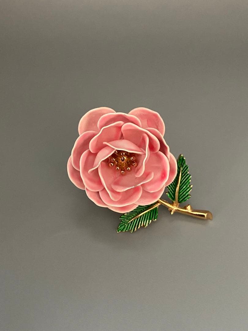 lotuscloud2517⭐️TRIFARIヴィンテージブローチ