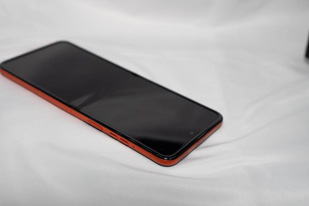 motorola razr 50 オレンジ 12G+512G