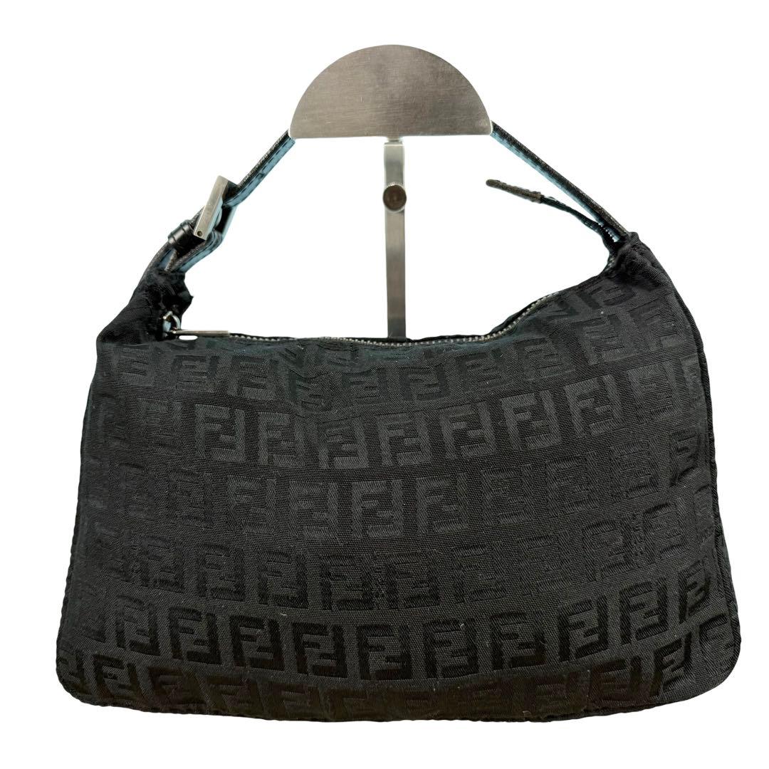 【美品】FENDI フェンディ バニティ アクセサリーポーチ ズッカ柄 ブラック