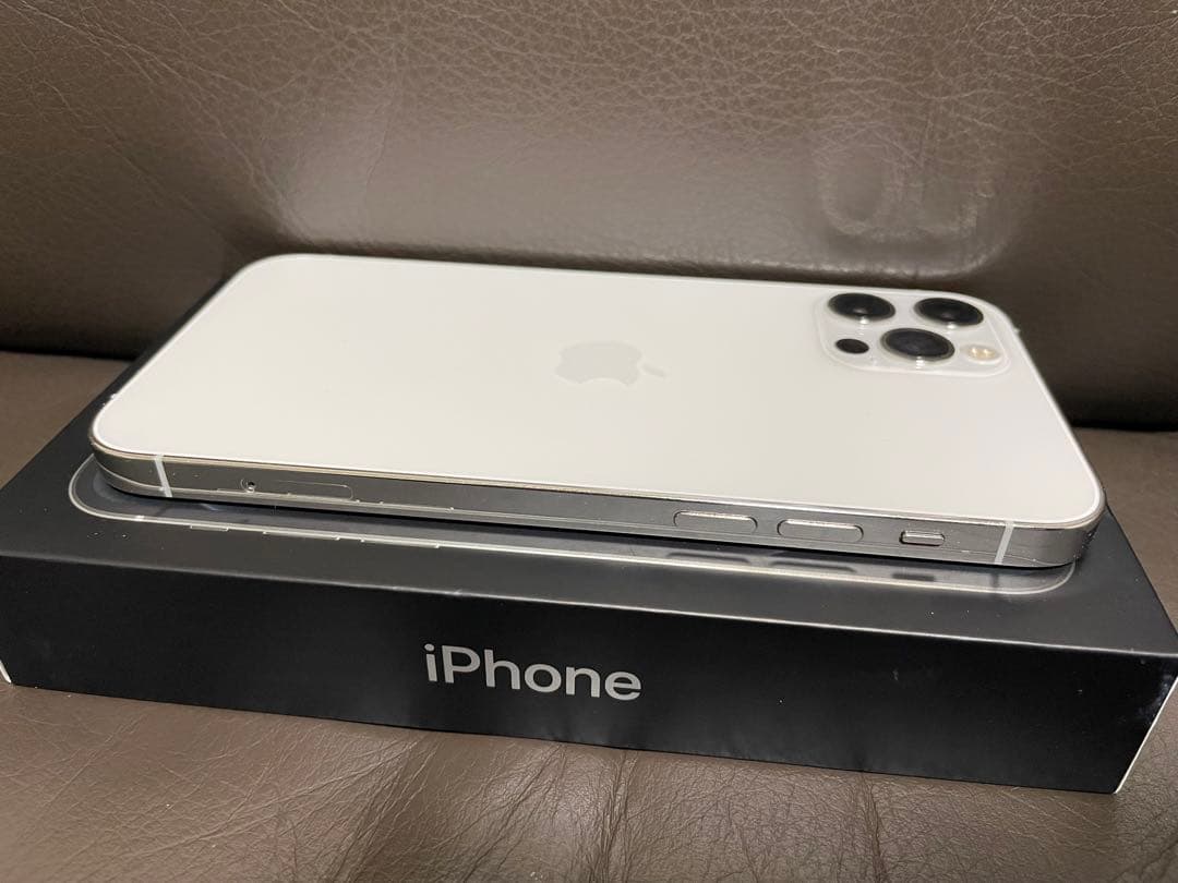 【中古】iPhone 12 pro シルバー 256 GB SIMフリー