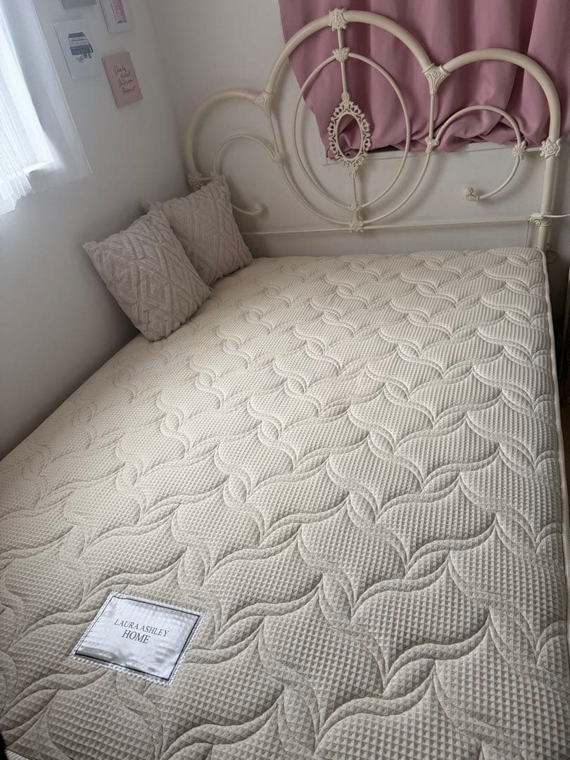 【送料込み】Laura Ashley ベッド ダブル