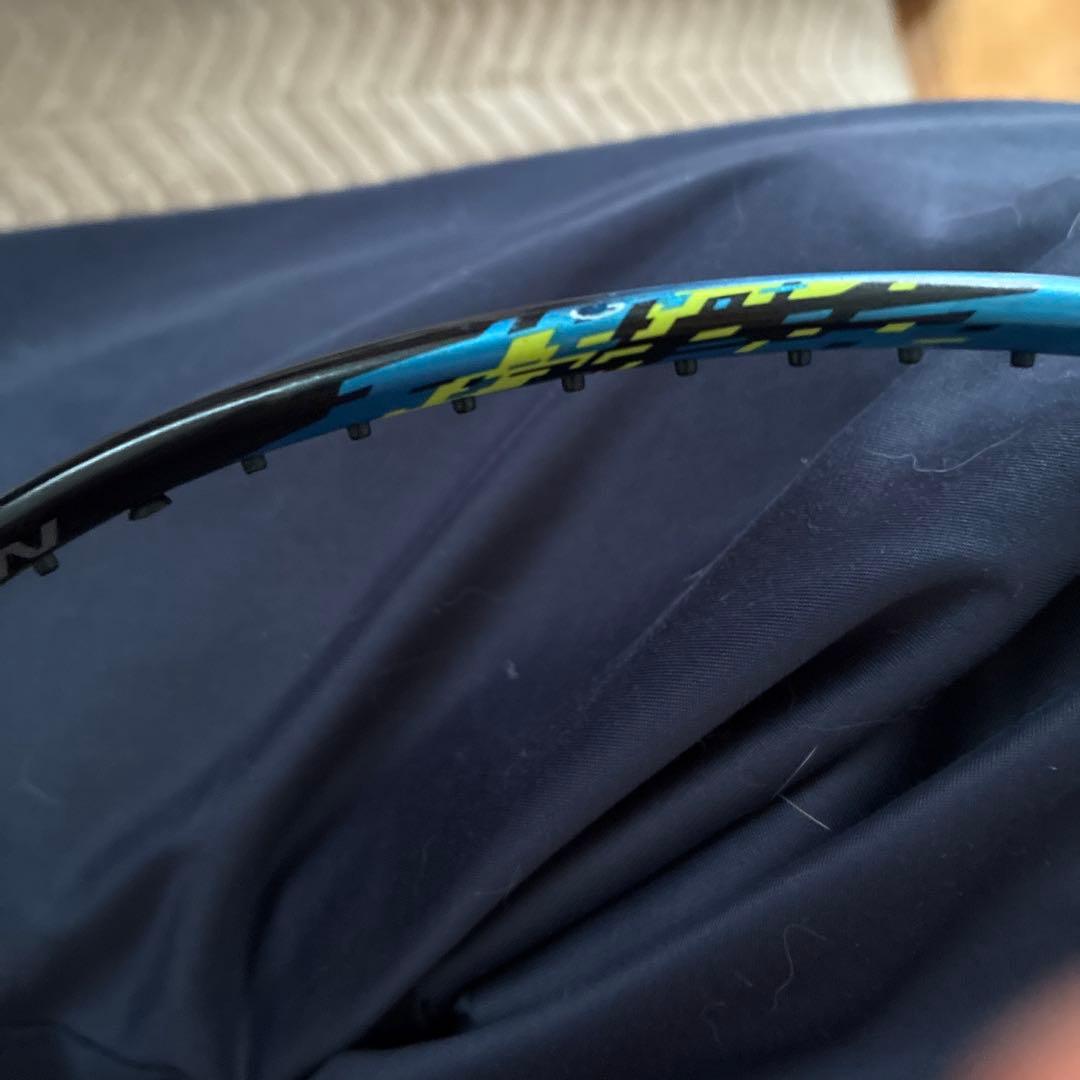 YONEXナノフレア 700 バドミントンラケット　4UG5