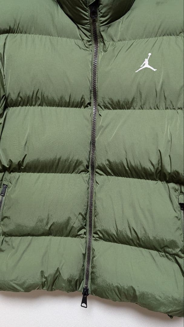 エアジョーダン エッセンシャル パファー ジャケット