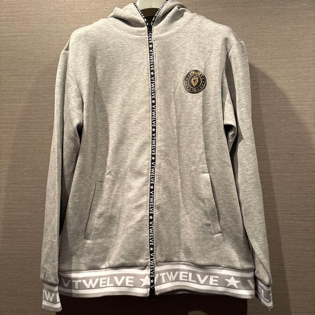 マサです。v12ライトグレーセットアップ　サイズXXL