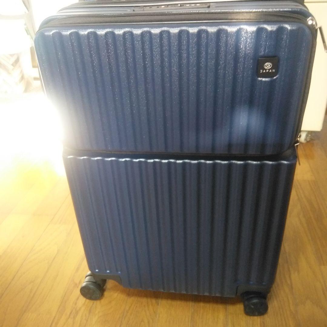 ネイビー キャリーカート 3点セット サイズは9番の写真