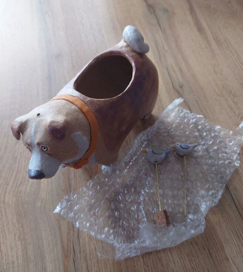 かとうゆみ　犬と小鳥の植木鉢