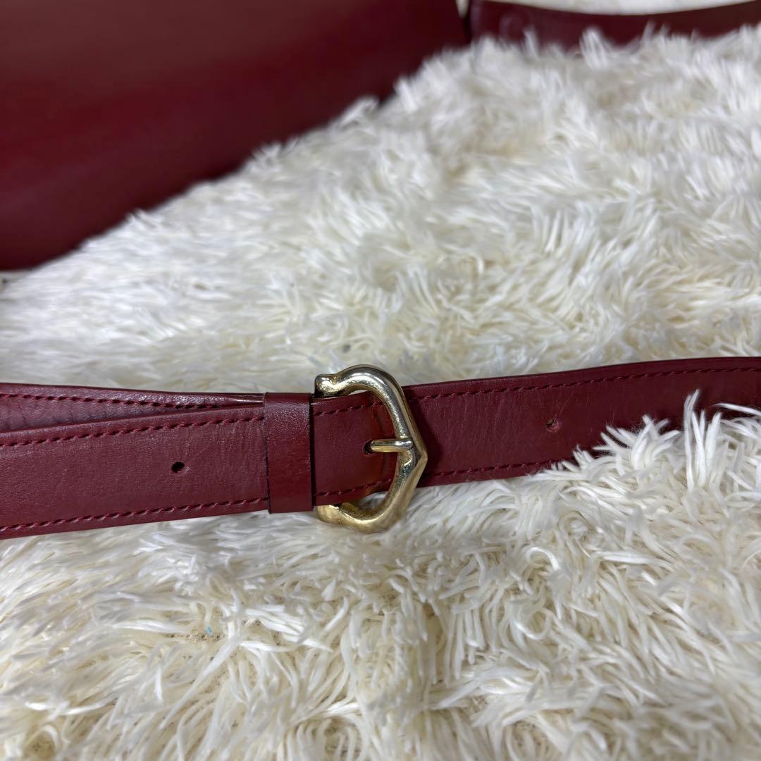 極美品　カルティエ　ショルダーバッグ　マスト ドゥ　レザー　レッド　ロゴ　肩掛け