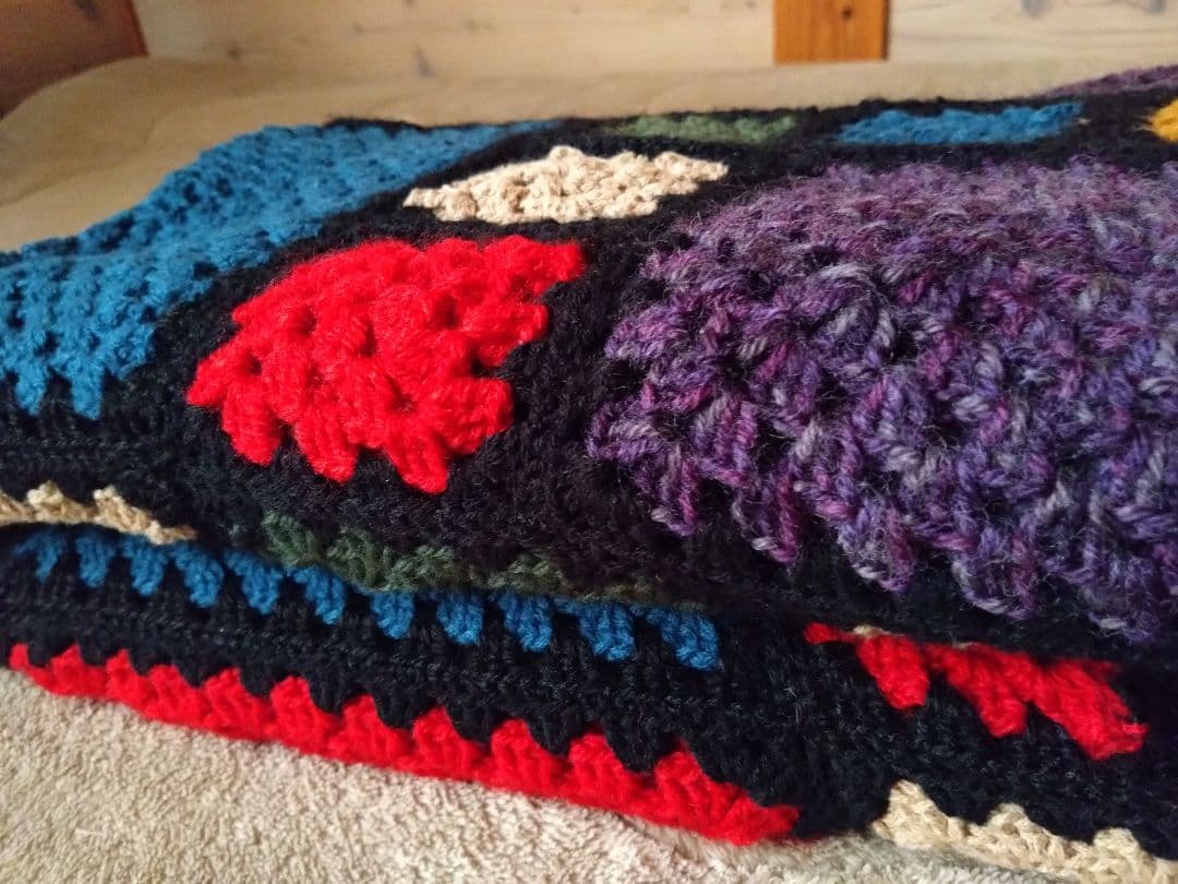 手編みグラニースクエア　カラフルベッドカバー新品