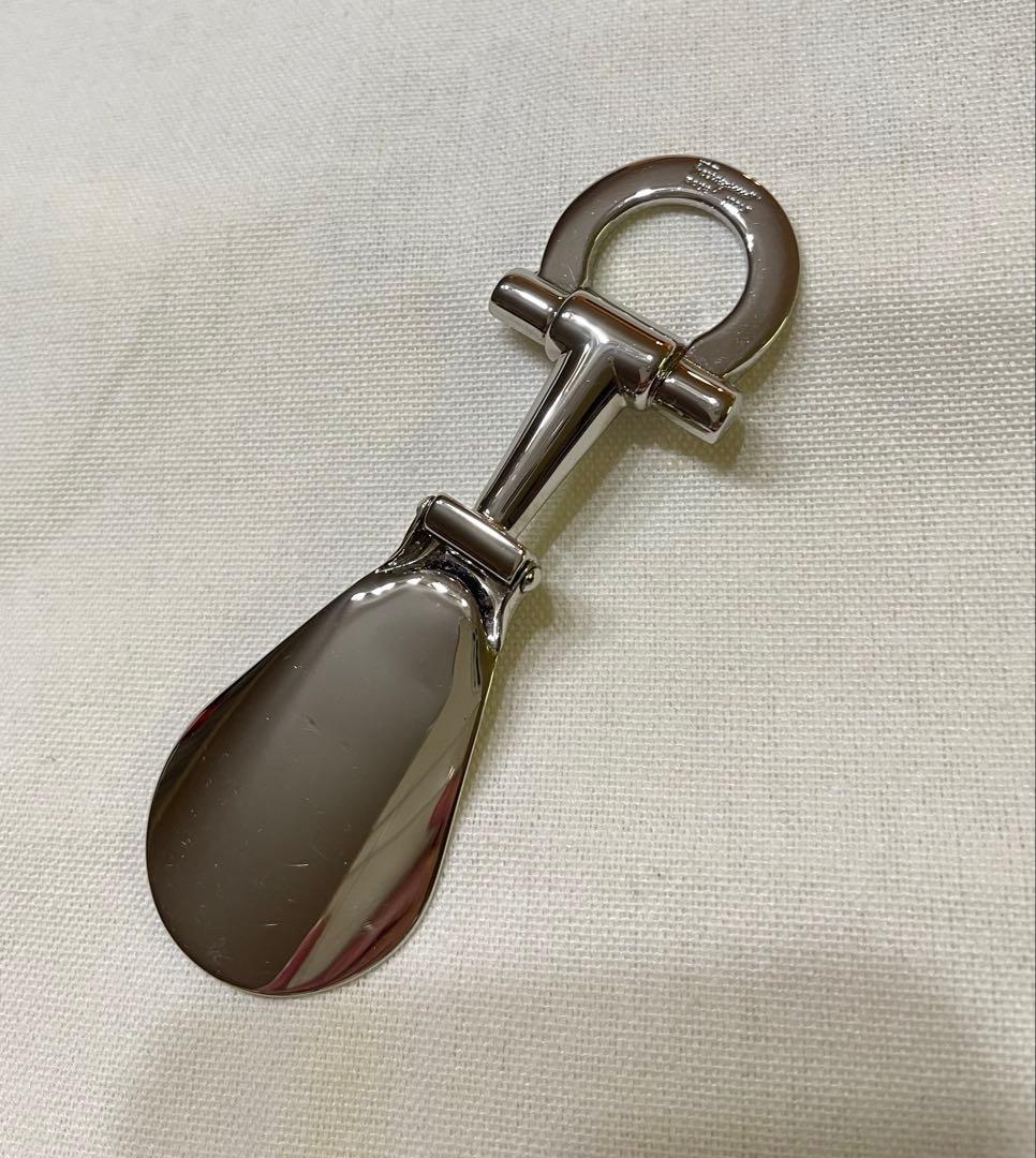 フェラガモ　携帯用折りたたみ靴べら