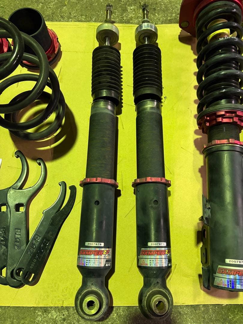 encode42　BLITZ ZZ-R 車高調　ZRR80 ヴォクシー