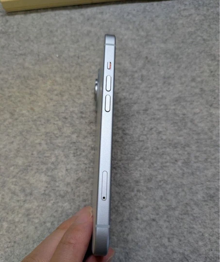 iPhone15 128GB ブルー