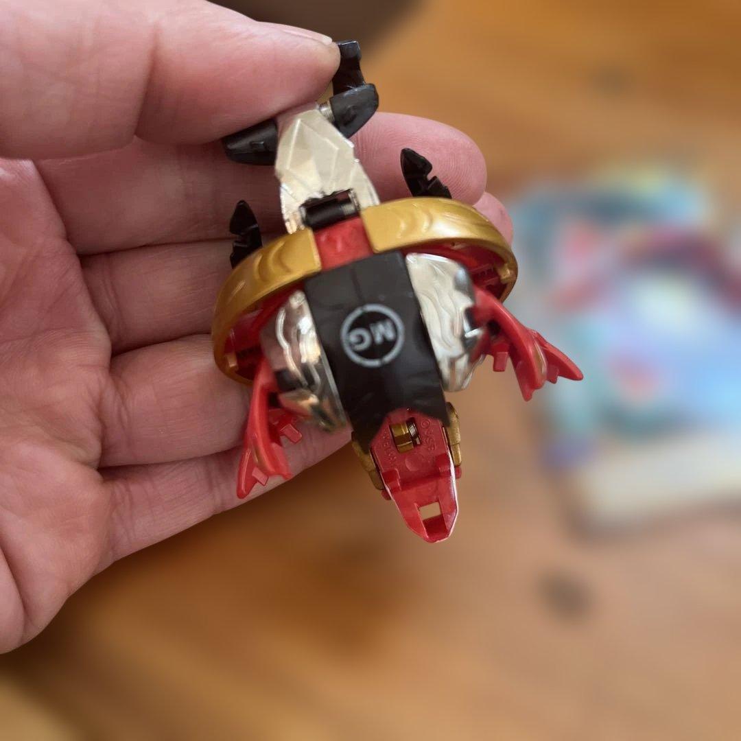 【少々難アリ】爆丸 冥ラスヴォス カード付き