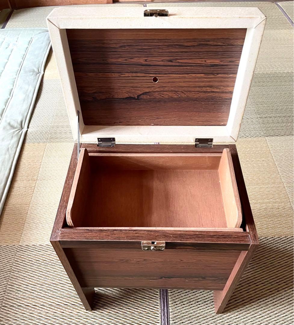 ◆昭和レトロ 収納付きスツール 小型椅子 木材 革張り ペイズリー柄 ゴールド②