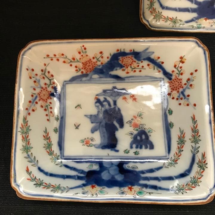 柿右衛門様式「色絵花鳥人物図角皿」三枚揃　本物保証