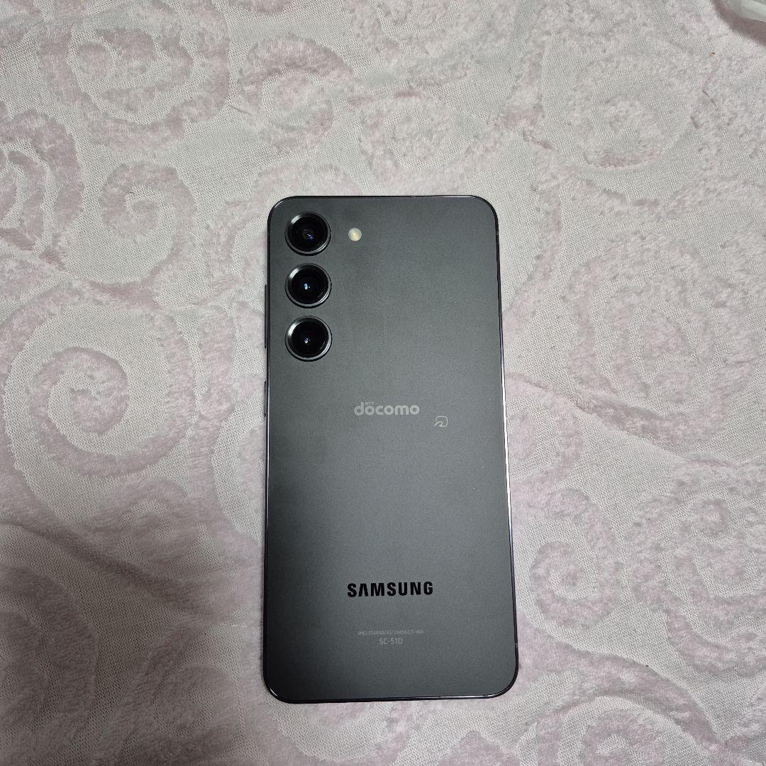 docomo Galaxy S23 本体と付属品付き