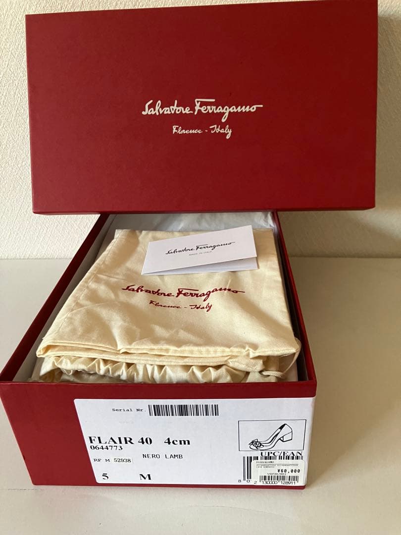 レア！フェラガモ パンプス シルバー金具 カーフレザー フラットシューズ　5